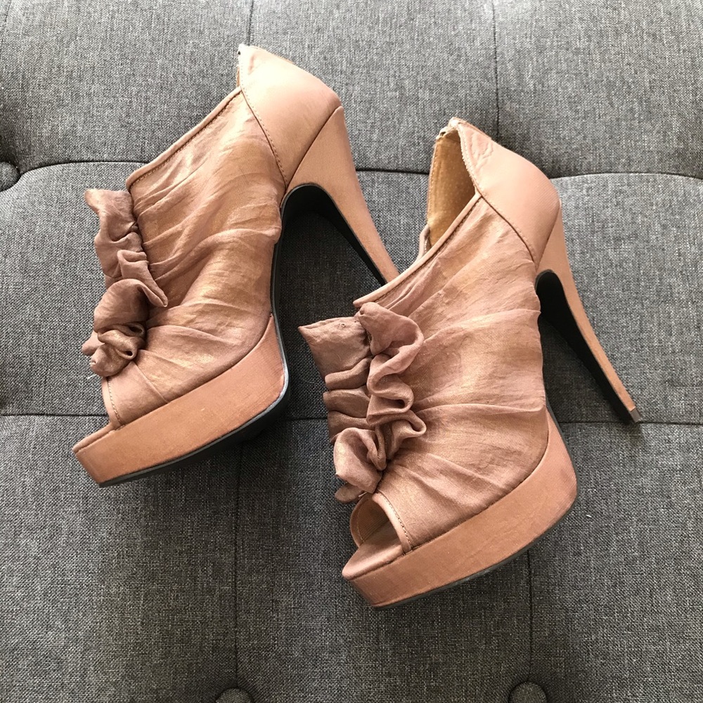 Chinese Laundry Shoes - Picture 1 of 8